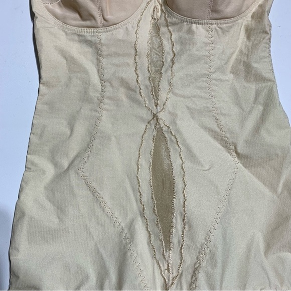 VINTAGE shape wear bodysuit wit cup size C 34 - Picture 5 of 7